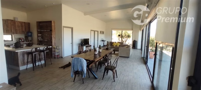 Se vende Parcela de 9.600 m2 con casa amoblada en Pencahue