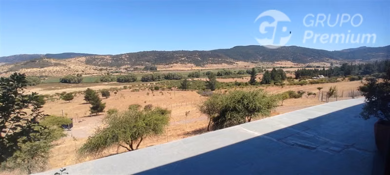 Se vende Parcela de 9.600 m2 con casa amoblada en Pencahue