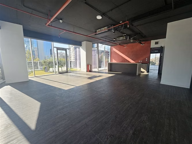 Oficina en arriendo en Las Condes / Tobalaba