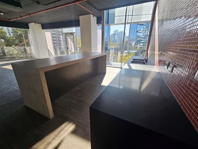 Oficina en arriendo en Las Condes / Tobalaba