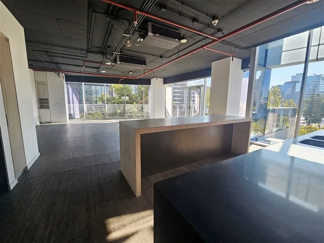 Oficina en arriendo en Las Condes / Tobalaba