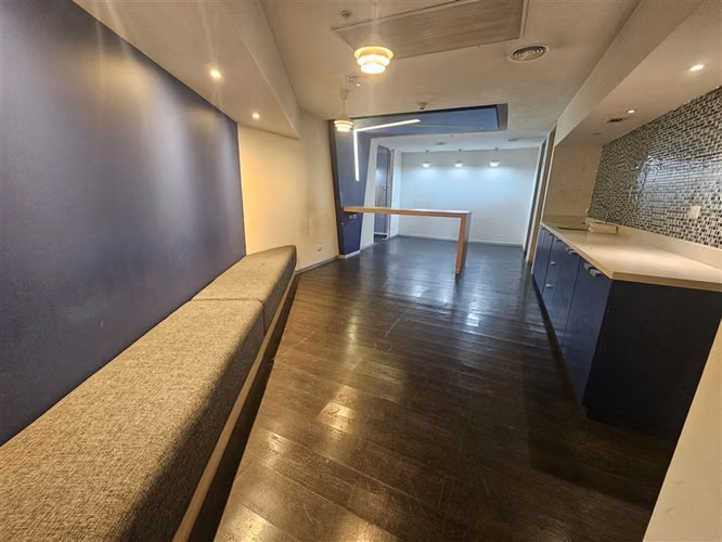 Oficina en arriendo en Las Condes / Tobalaba