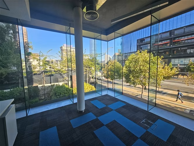 Oficina en arriendo en Las Condes / Tobalaba