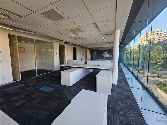 Oficina en arriendo en Las Condes / Tobalaba