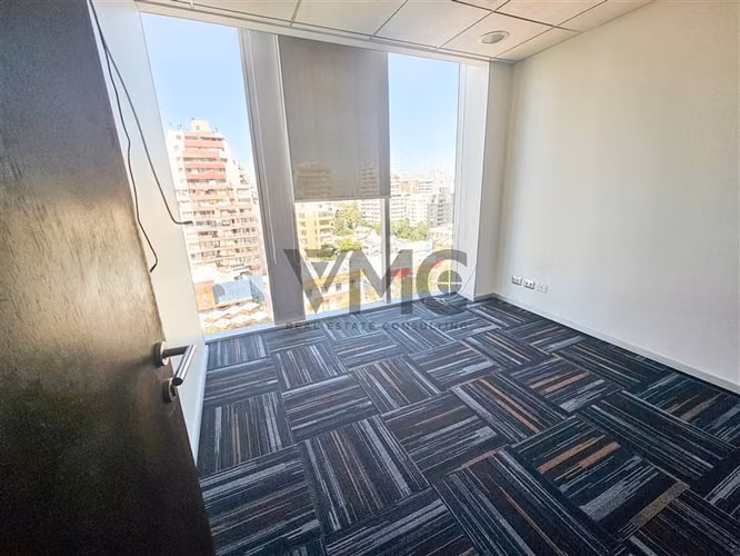Oficina en arriendo en Las Condes / Escuela militar