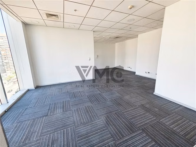 Oficina en arriendo en Las Condes / Escuela militar