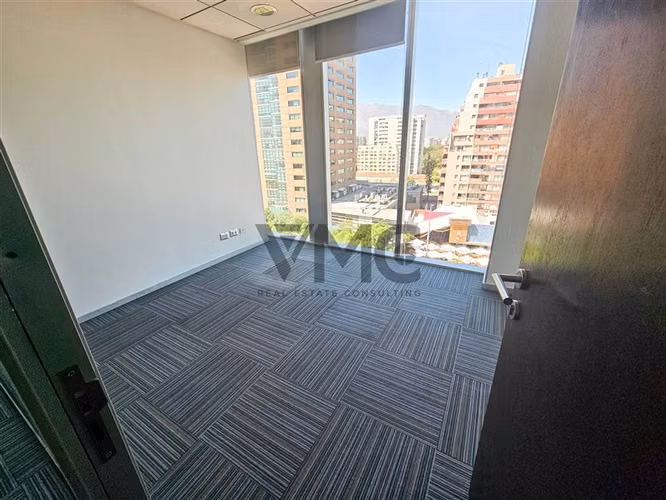 Oficina en arriendo en Las Condes / Escuela militar