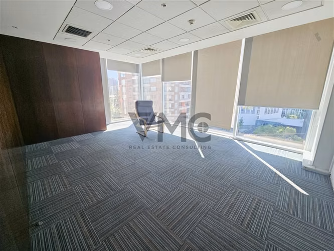 Oficina en arriendo en Las Condes / Escuela militar