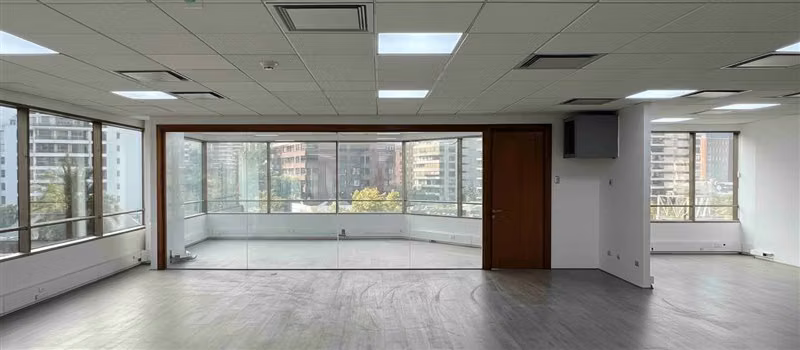 Oficina en arriendo en Las Condes / El Bosque