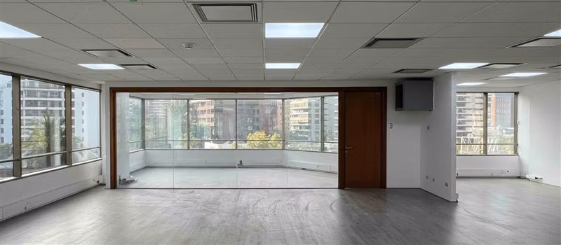 Oficina en arriendo en Las Condes / El Bosque