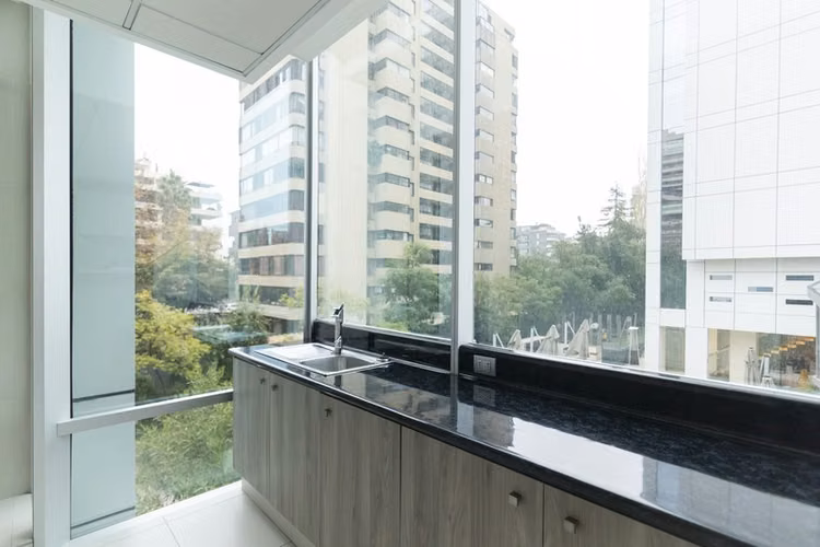 Oficina en arriendo en Vitacura / Kennedy