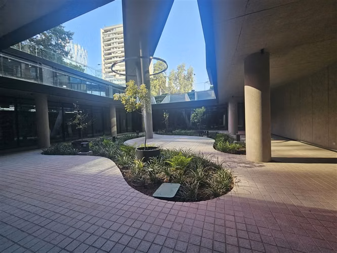 Oficina en arriendo en Las Condes / Edificio clase A