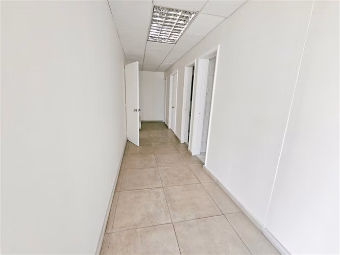 Oficina en arriendo en Providencia / Remodelada y Habilitada