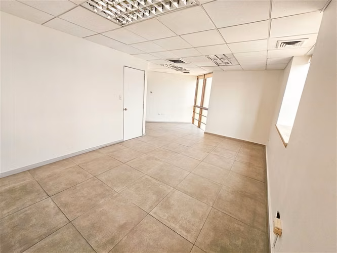 Oficina en arriendo en Providencia / Remodelada y Habilitada