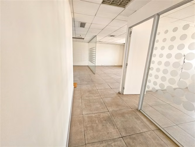 Oficina en arriendo en Providencia / Remodelada y Habilitada
