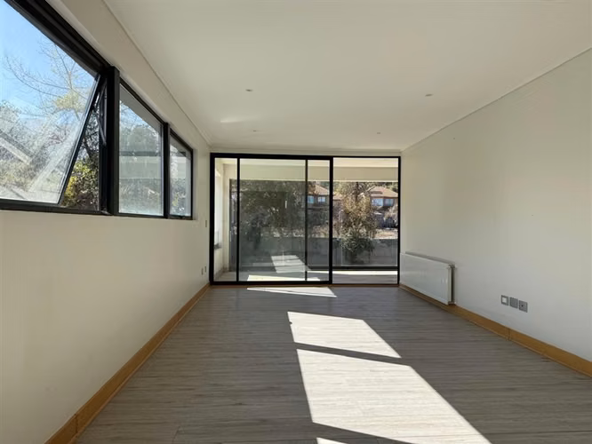 NUEVA CASA LA REINA ALTA