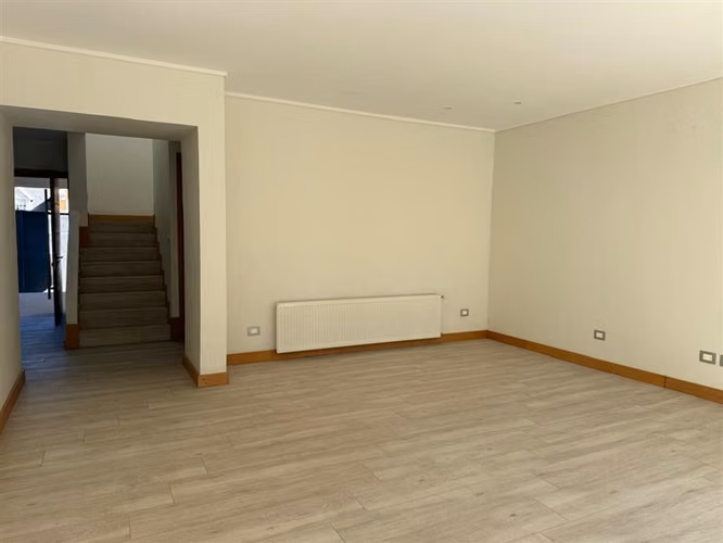 NUEVA CASA LA REINA ALTA