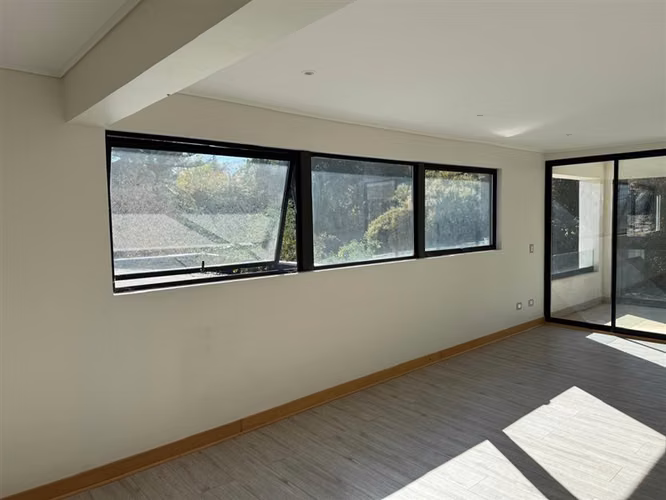 NUEVA CASA LA REINA ALTA
