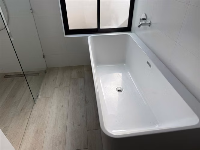 NUEVA CASA LA REINA ALTA