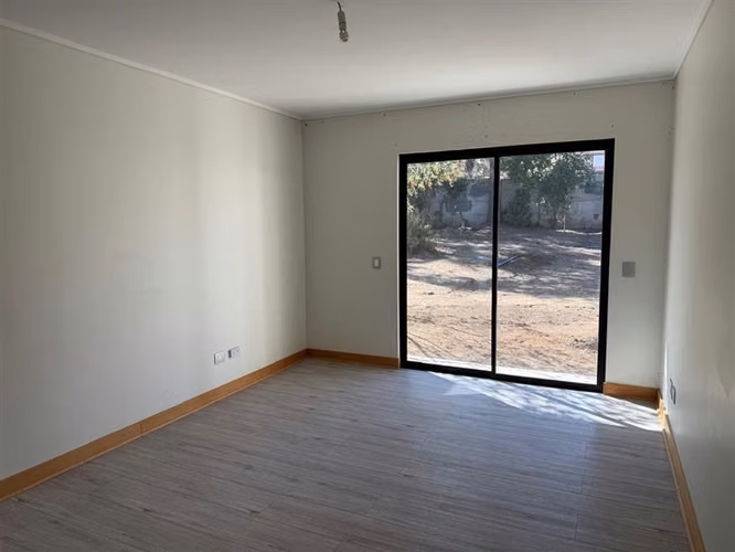 NUEVA CASA LA REINA ALTA