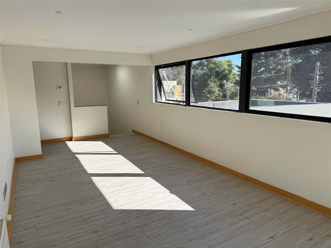 NUEVA CASA LA REINA ALTA