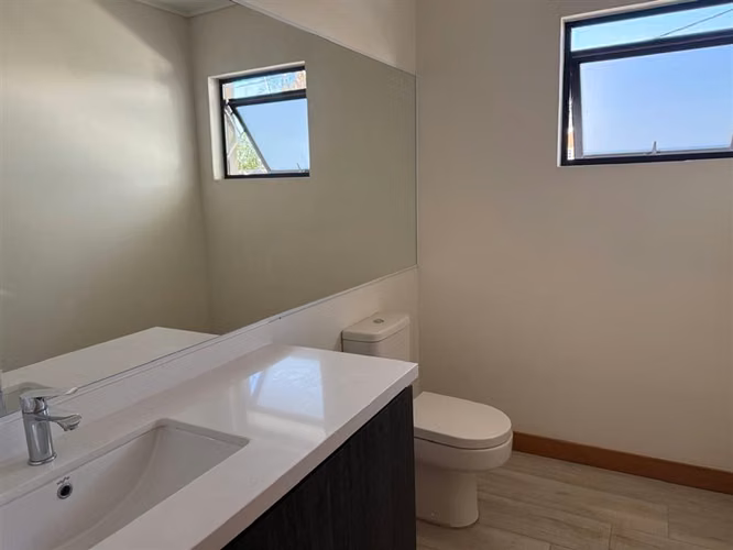 NUEVA CASA LA REINA ALTA
