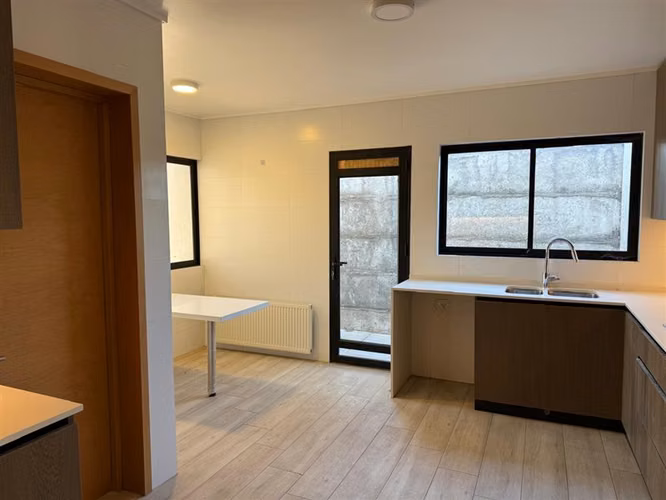 NUEVA CASA LA REINA ALTA