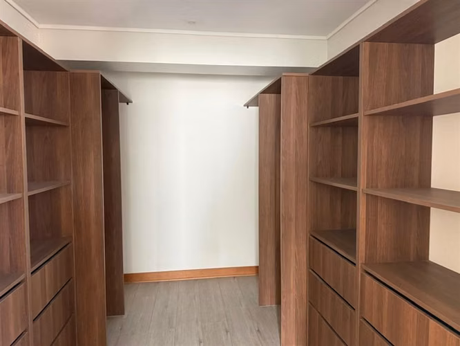 NUEVA CASA LA REINA ALTA
