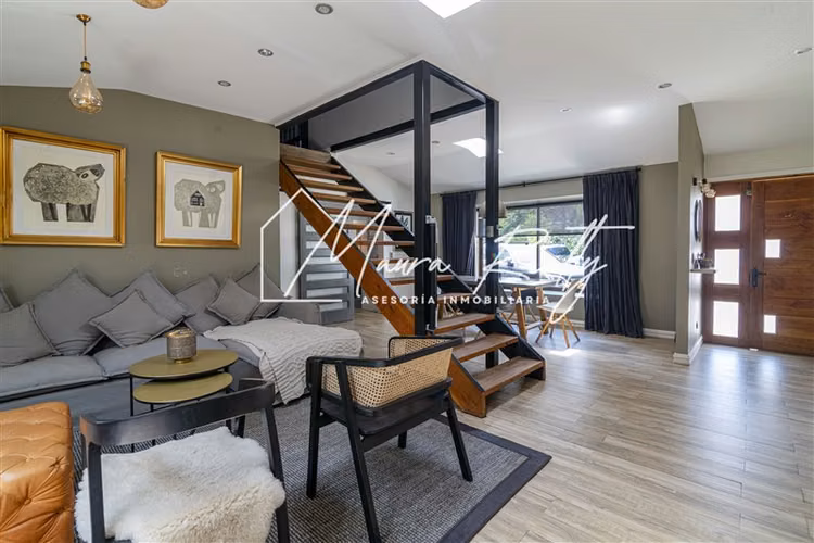 Casa en venta de 5 dorm en suit. en Lo Barnechea !.