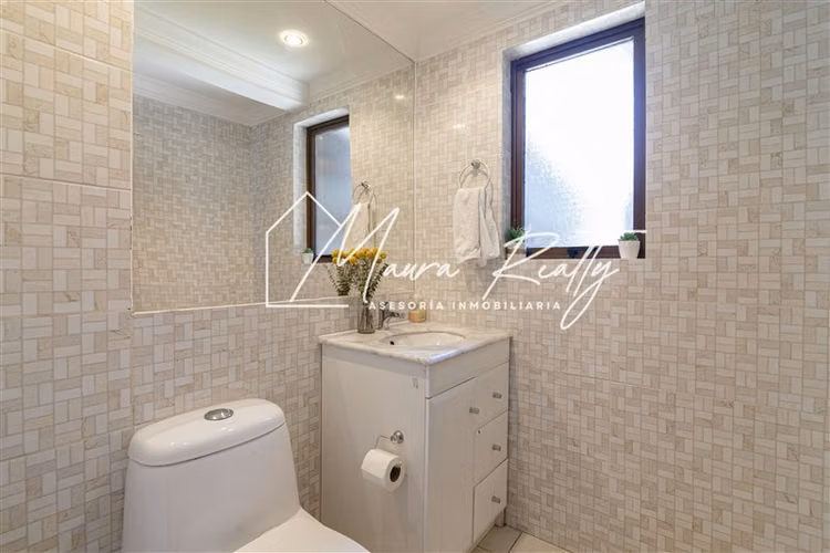 Casa en venta de 5 dorm en suit. en Lo Barnechea !.