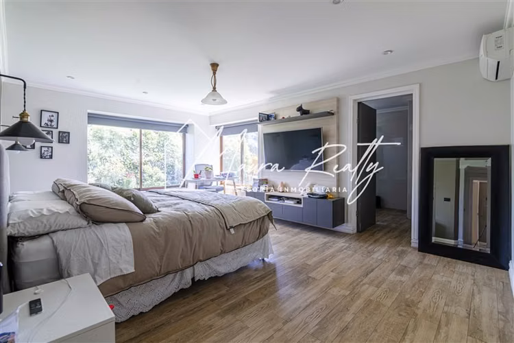 Casa en venta de 5 dorm en suit. en Lo Barnechea !.