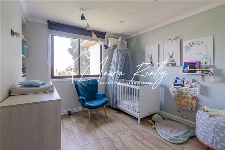 Casa en venta de 5 dorm en suit. en Lo Barnechea !.