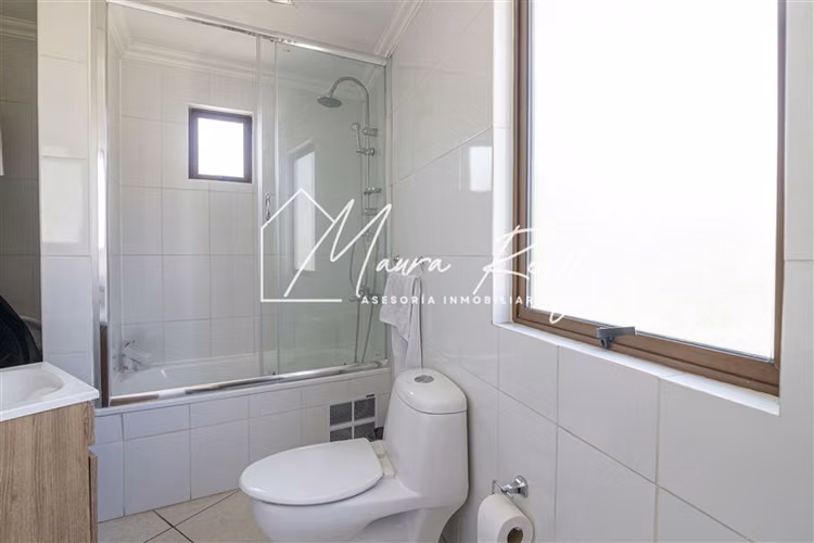 Casa en venta de 5 dorm en suit. en Lo Barnechea !.