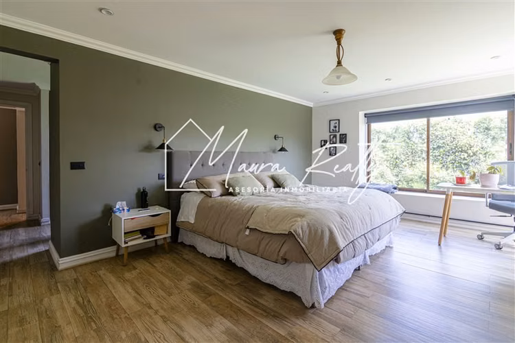 Casa en venta de 5 dorm en suit. en Lo Barnechea !.