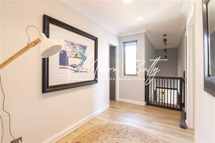 Casa en venta de 5 dorm en suit. en Lo Barnechea !.