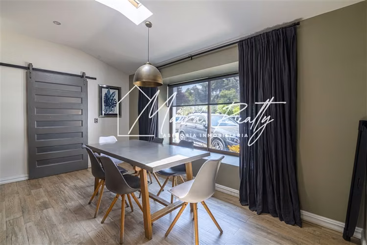 Casa en venta de 5 dorm en suit. en Lo Barnechea !.