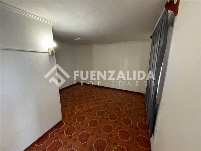 Casa en venta de 5 dorm. en Maipú apta para subsidio