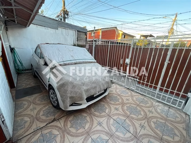Casa en venta de 5 dorm. en Maipú apta para subsidio