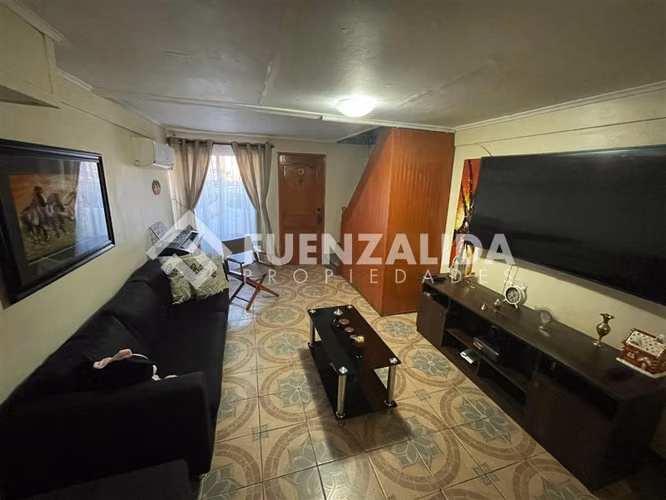 Casa en venta de 5 dorm. en Maipú apta para subsidio