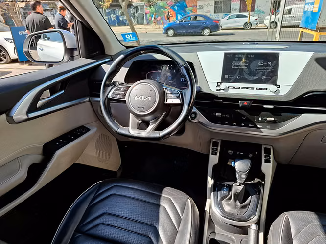 KIA CARENS 2023