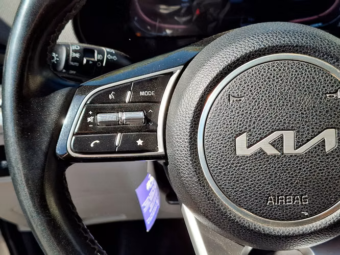 KIA CARENS 2023