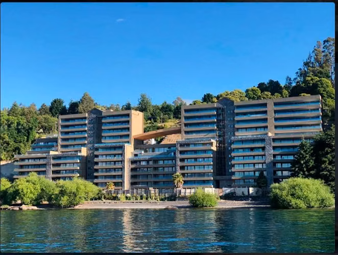 Depto en primera línea con increíble vista al lago, Marina