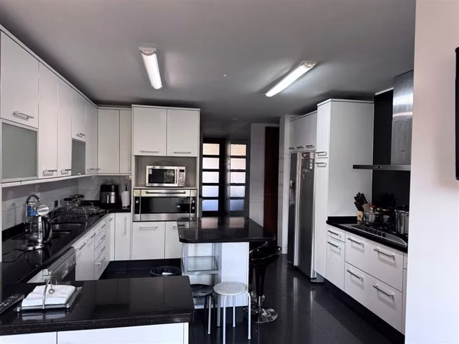Exclusivo en condominio con gran entorno de áreas verdes
