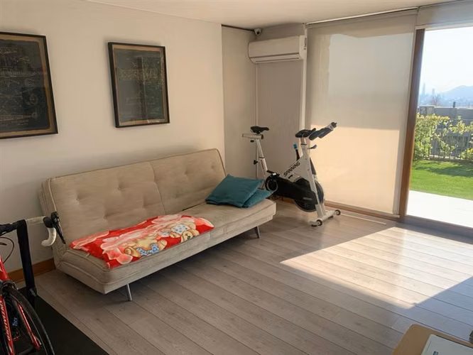 Townhouse con linda vista panorámica en seguro condominio