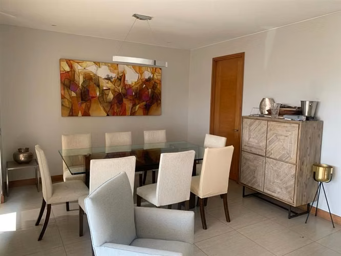 Townhouse con linda vista panorámica en seguro condominio