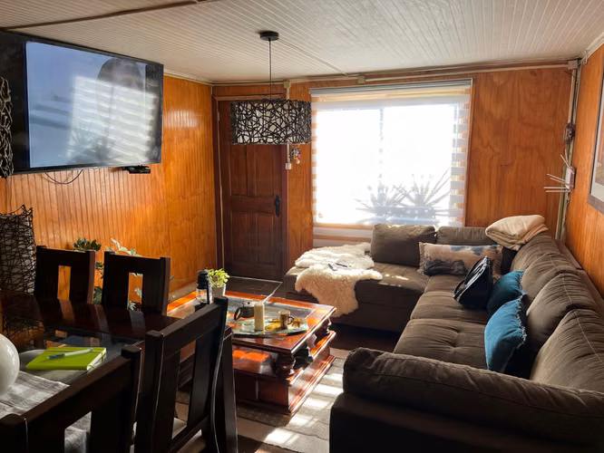 Amplia Vivienda con Excelente Conectividad (156776)