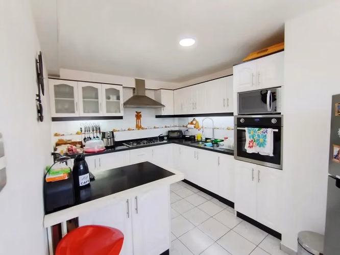 SE VENDE HOSTAL SEMI NUEVO EN CERRO ARTILLERÍA VALPARAISO