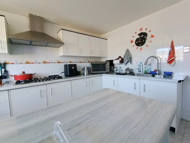 SE VENDE HOSTAL SEMI NUEVO EN CERRO ARTILLERÍA VALPARAISO