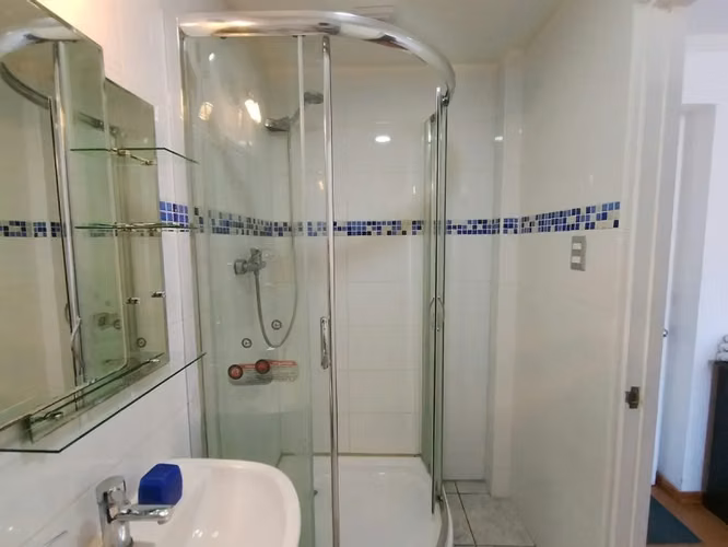 SE VENDE HOSTAL SEMI NUEVO EN CERRO ARTILLERÍA VALPARAISO