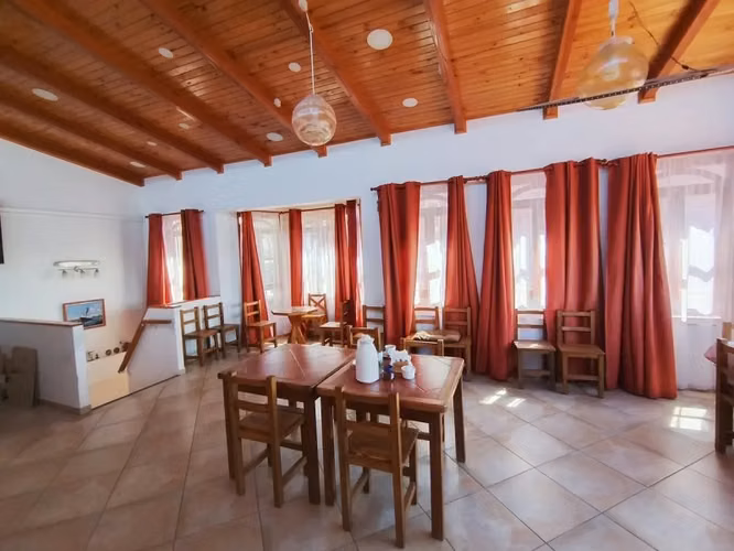 SE VENDE HOSTAL SEMI NUEVO EN CERRO ARTILLERÍA VALPARAISO
